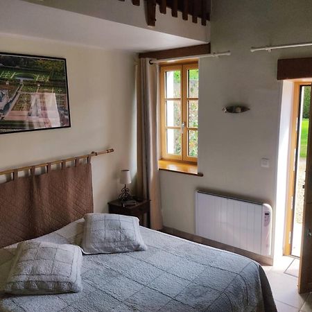 ลา โอต ทราแวร์วิแยร์ Bed & Breakfast Francueil ภายนอก รูปภาพ