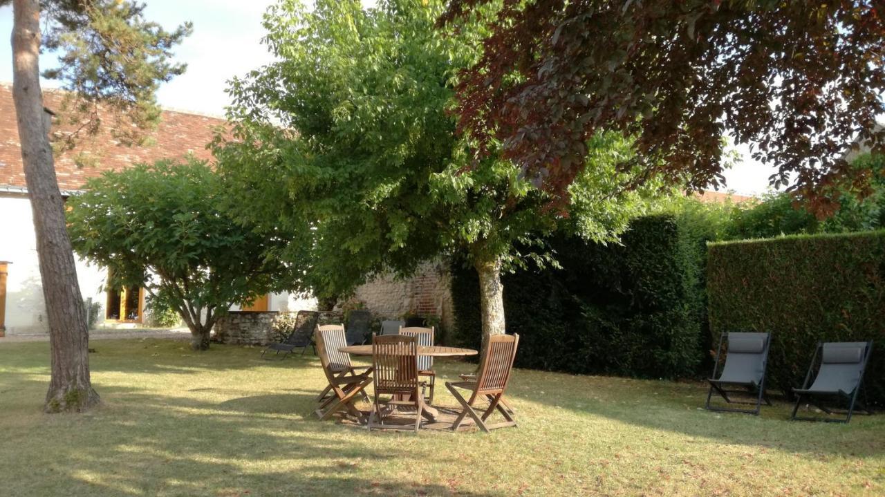 ลา โอต ทราแวร์วิแยร์ Bed & Breakfast Francueil ภายนอก รูปภาพ