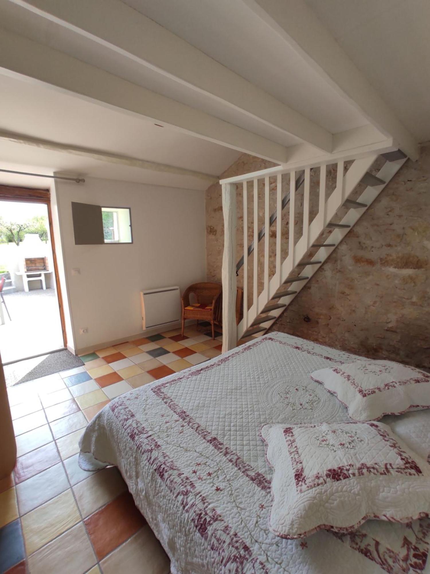 ลา โอต ทราแวร์วิแยร์ Bed & Breakfast Francueil ภายนอก รูปภาพ